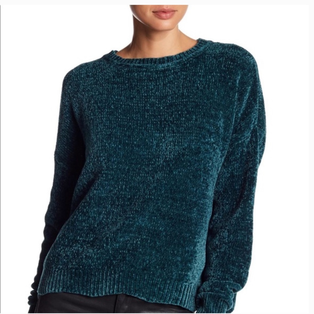 Romeo & Juliet Couture Teal Sweater Size M